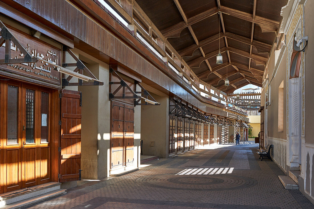 Markthalle des bekannten Souk Al-Mubarakiya in Kuwait Stadt, Kuwait