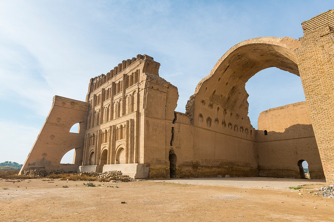 The ancient city of Ctesiphon with largest brick arch in the world, Ctesiphon, Iraq, Middle East