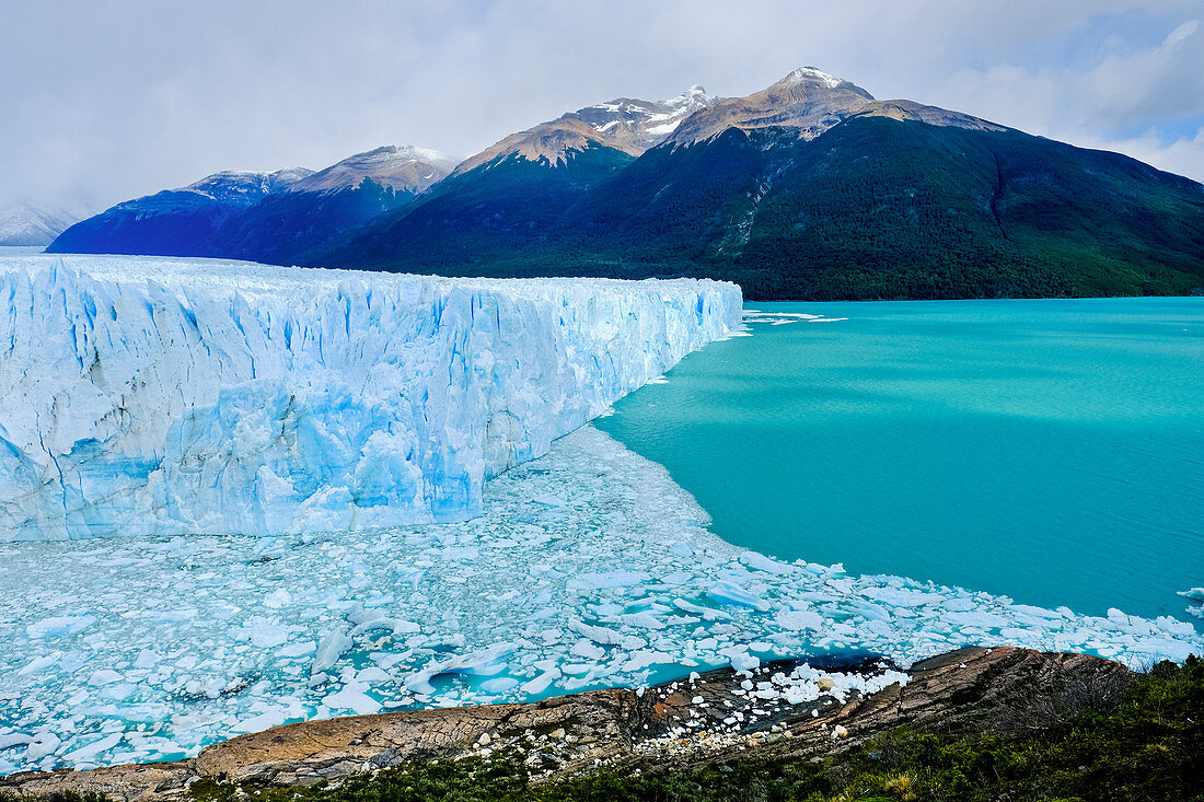 Scenic view of Perito Moreno Glacier, Los Glaciares National Park, El Calafate, Santa Cruz Province, Argentina