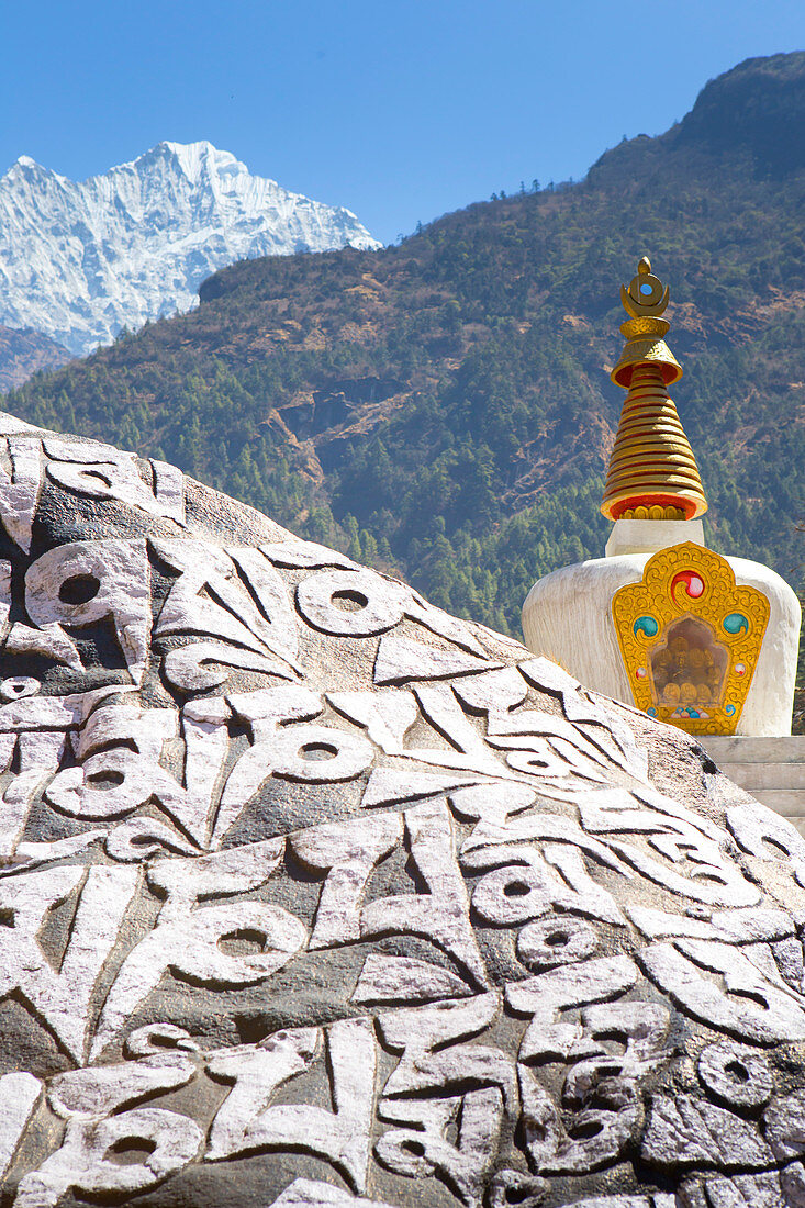 Ein buddhistisches Denkmal auf dem Weg zum Everest Base Camp, im nepalesischen Himalaya