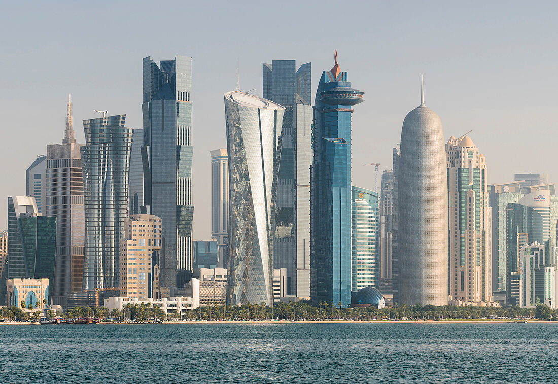 Skyline von Corniche aus, West Bay, Doha, Katar