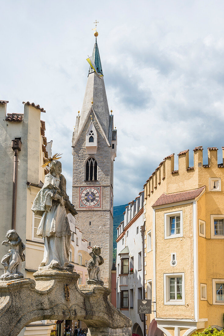 Weißer Turm, Pfarrkirche St. Michael, Brixen, Südtirol, Alto Adige,...