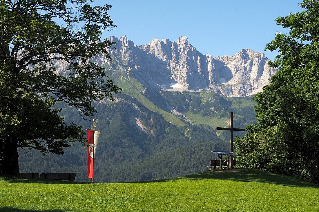 Über Going am Hollenauer Kreuz, Wilder Kaiser, Tirol, Österreich