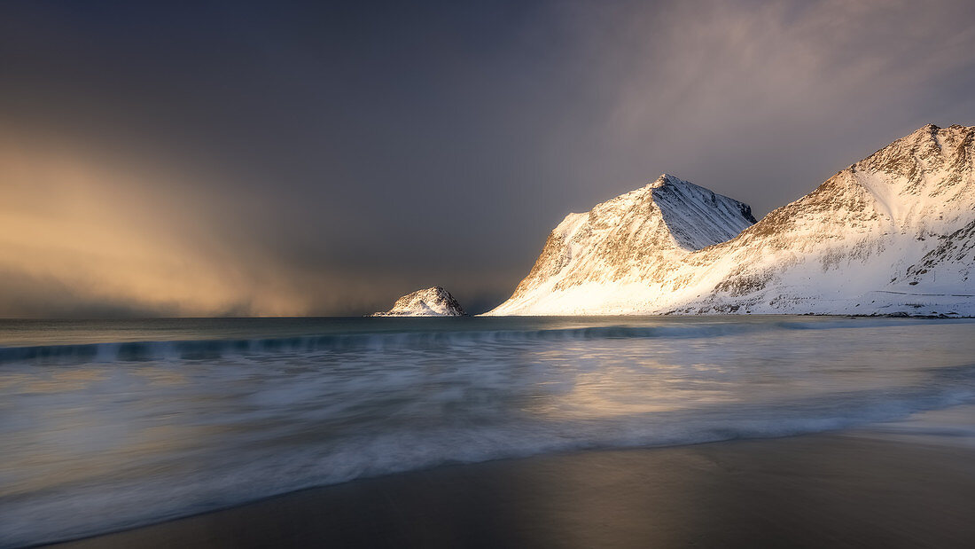 A dramatic Haukland Beach, Lofoten, Nordland, Norway, Europe