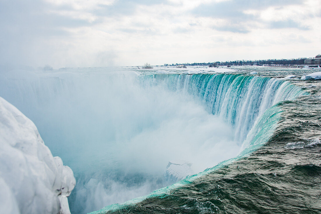 Gefrorene Niagara Fälle im März, Ontario, Kanada, Nordamerika