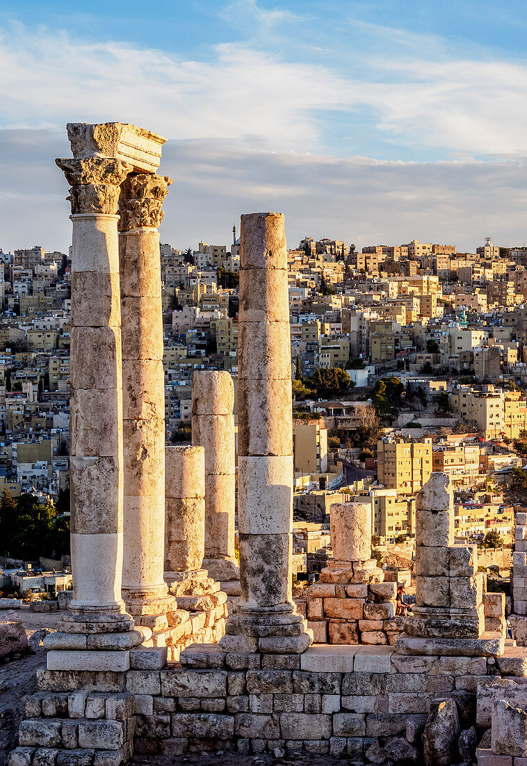 Tempel von Herkules-Ruinen bei Sonnenuntergang, Amman Citadel, Amman Governorate, Jordanien, Mittlerer Osten