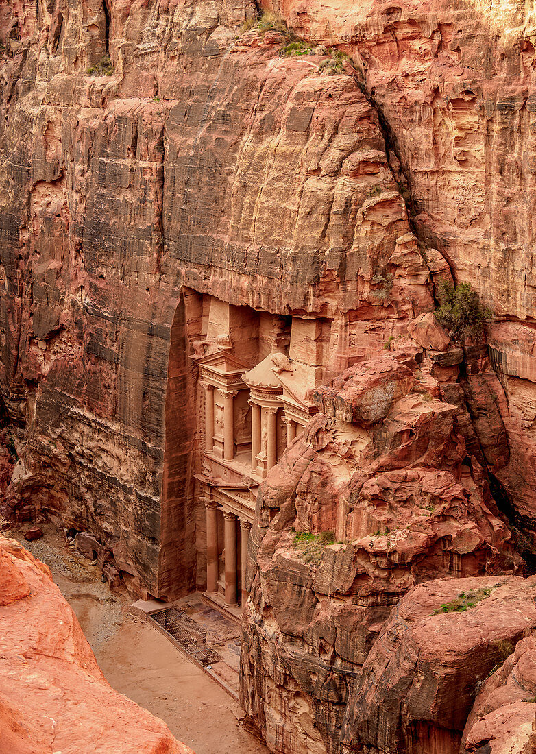 The Treasury, Al-Khazneh, elevated view, Petra, UNESCO World Heritage Site, Ma'an Governorate, Jordan, Middle East