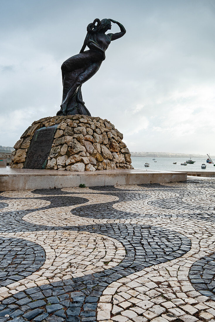 Monumento aos Descobrimentos monument in Cascais, Portugal