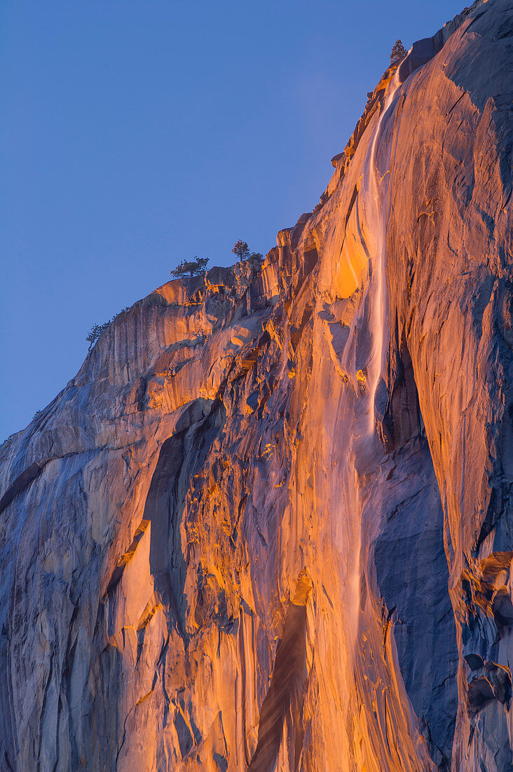 Wasserfall im Winter, Schachtelhalm-Fall, Yosemite Nationalpark, Kalifornien