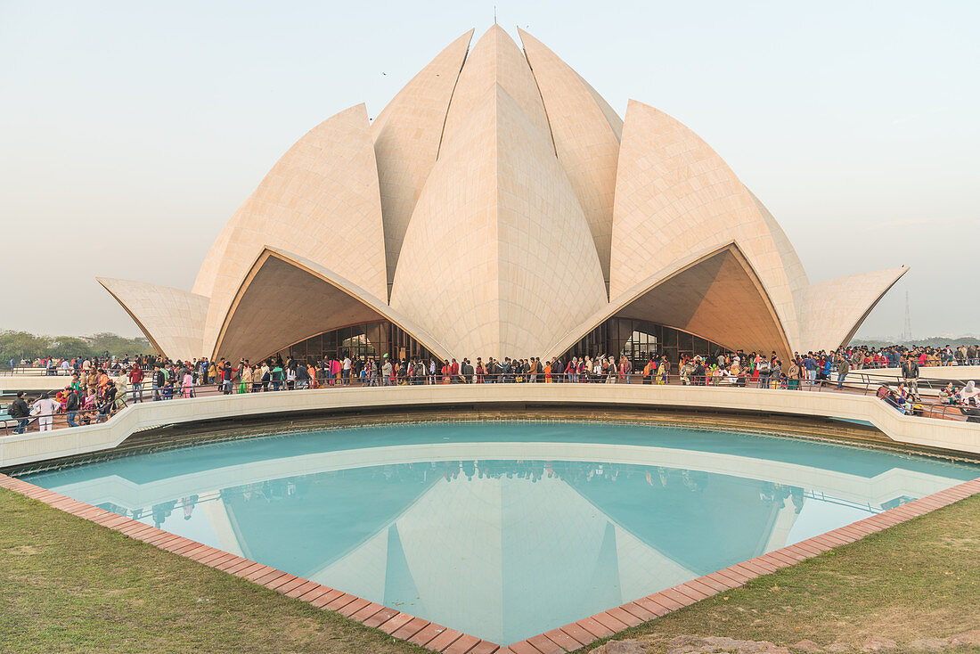 Sunset at the Lotus Temple, New Delhi, India, Asia