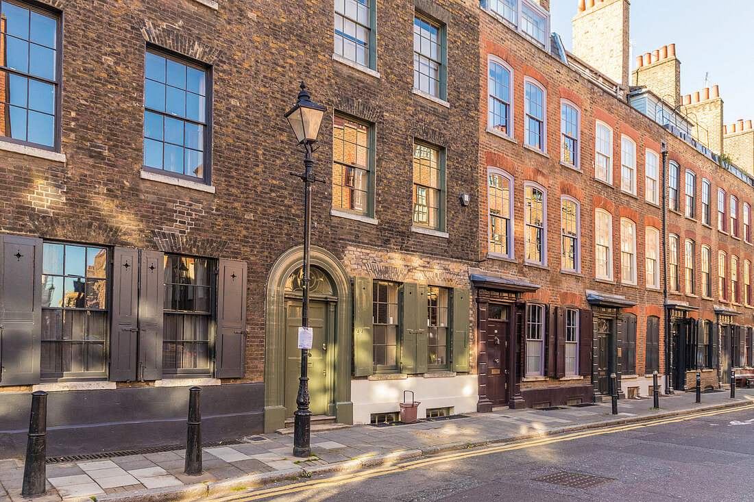 Classic Georgian townhouses and architecture in Spitalfields, London, England, United Kingdom, Europe