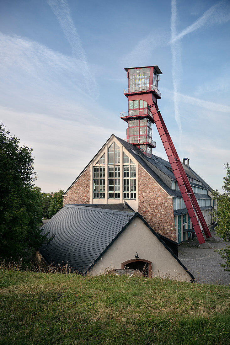 Förderturm am Arno-Lippmann Schacht, UNESCO Welterbe Montanregion Erzgebirge, Altenberg-Zinnwald, Sachsen