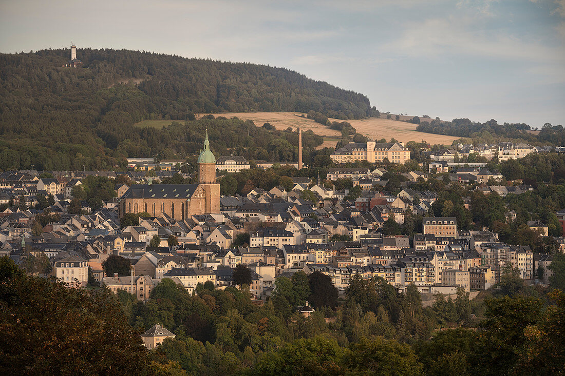 Blick auf Annaberg und Pöhlberg, Sankt Annenkirche, UNESCO Welterbe Montanregion Erzgebirge, Annaberg, Sachsen