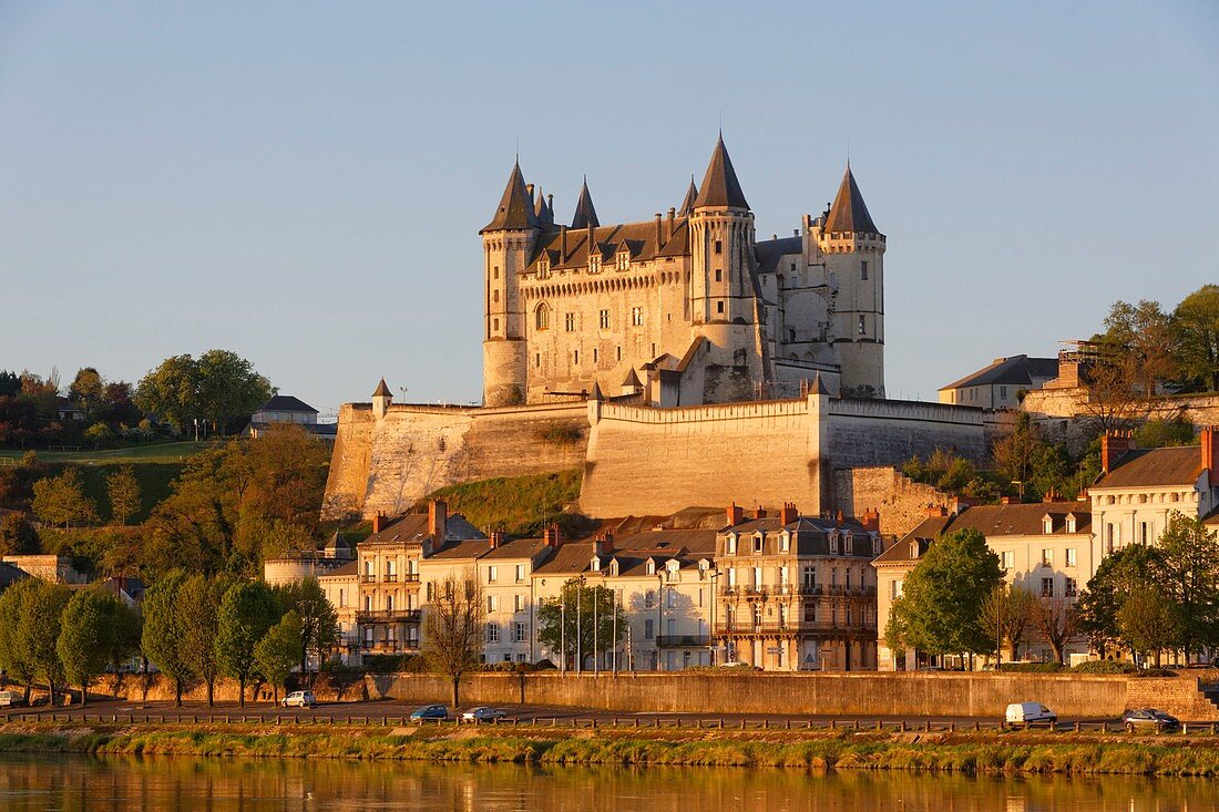 Frankreich, Maine et Loire, Loiretal UNESCO Weltkulturerbe, Saumur, Schloss Saumur an der Loire, regionaler Naturpark Loire Anjou Touraine