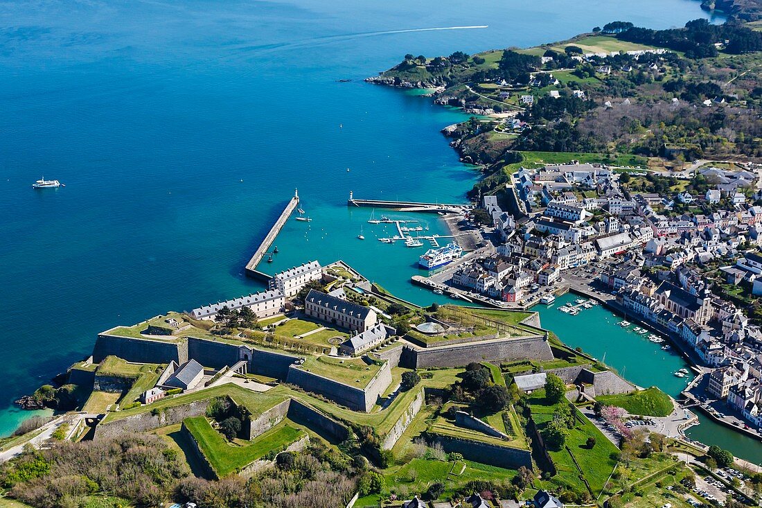 Frankreich, Morbihan, Belle Ile und Mer, Le Palais, Zitadelle von Vauban und Hafen (Luftaufnahme)