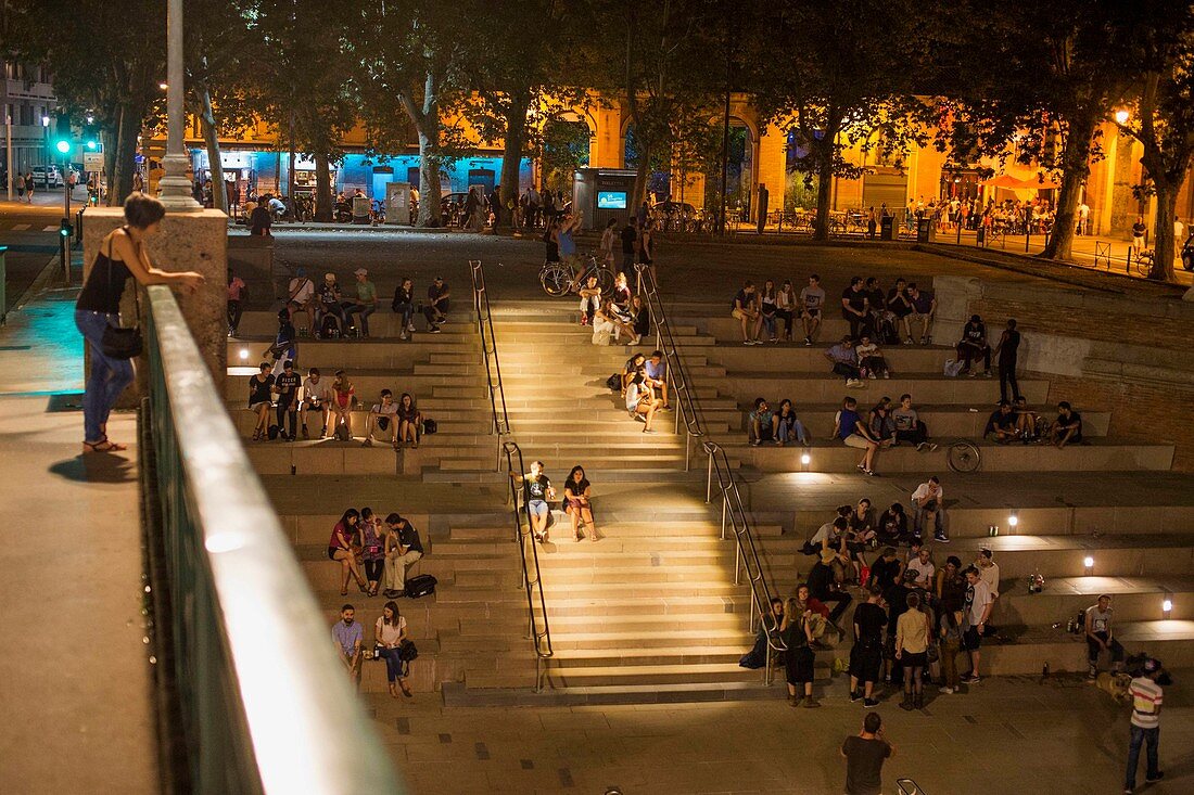 Frankreich, Haute Garonne, Toulouse, Garonne-Bank, Platz Saint-Pierre, bei Nacht