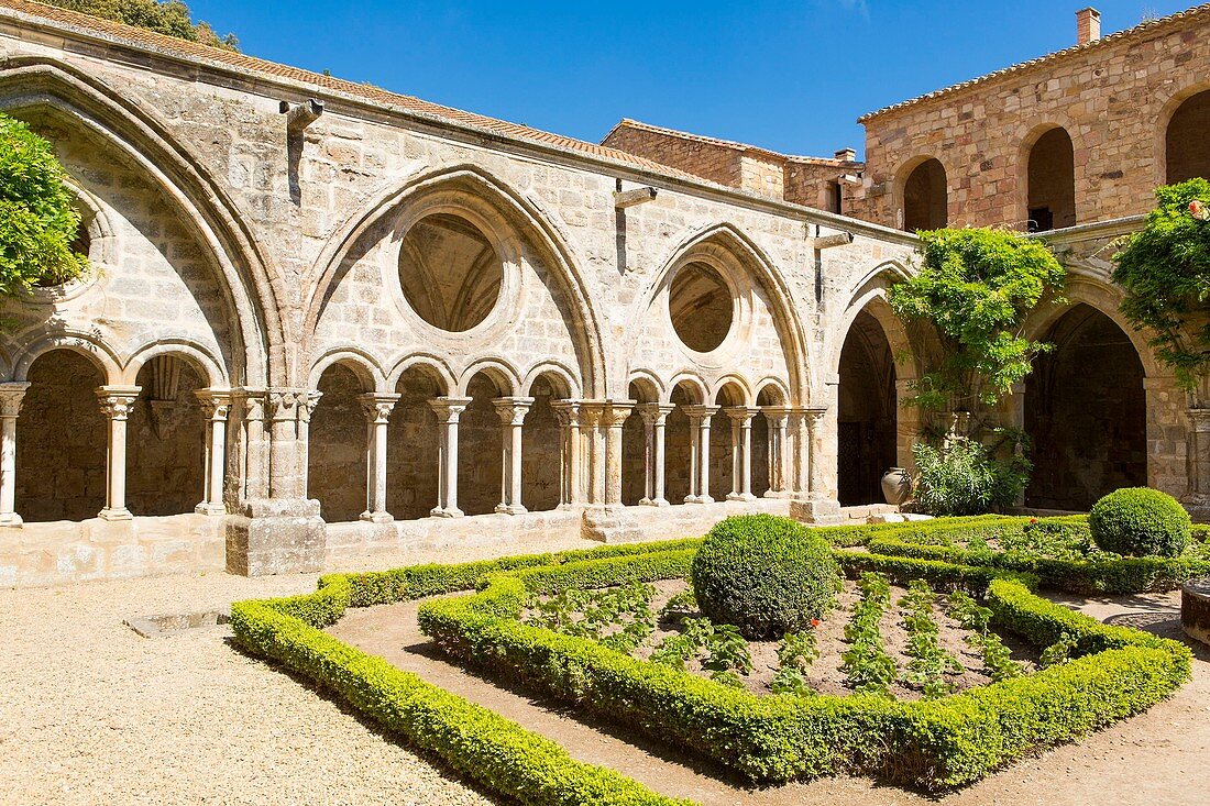 France, Aude, the cloister and the water tank of Sainte Marie de Fontfroide cistercian abbey