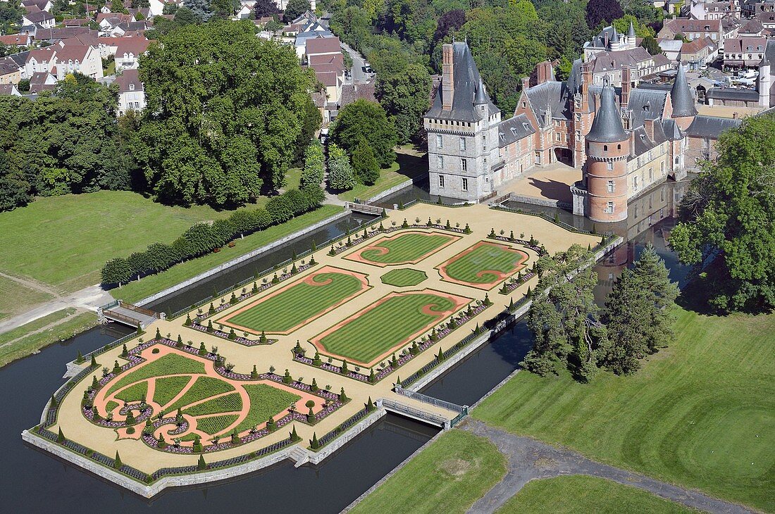 France, Eure-et-Loir, Mantenon, the castle of Maintenon and its french style gardens designed by Patrick Pottier according to the plans of Le Nôtre (aerial view)