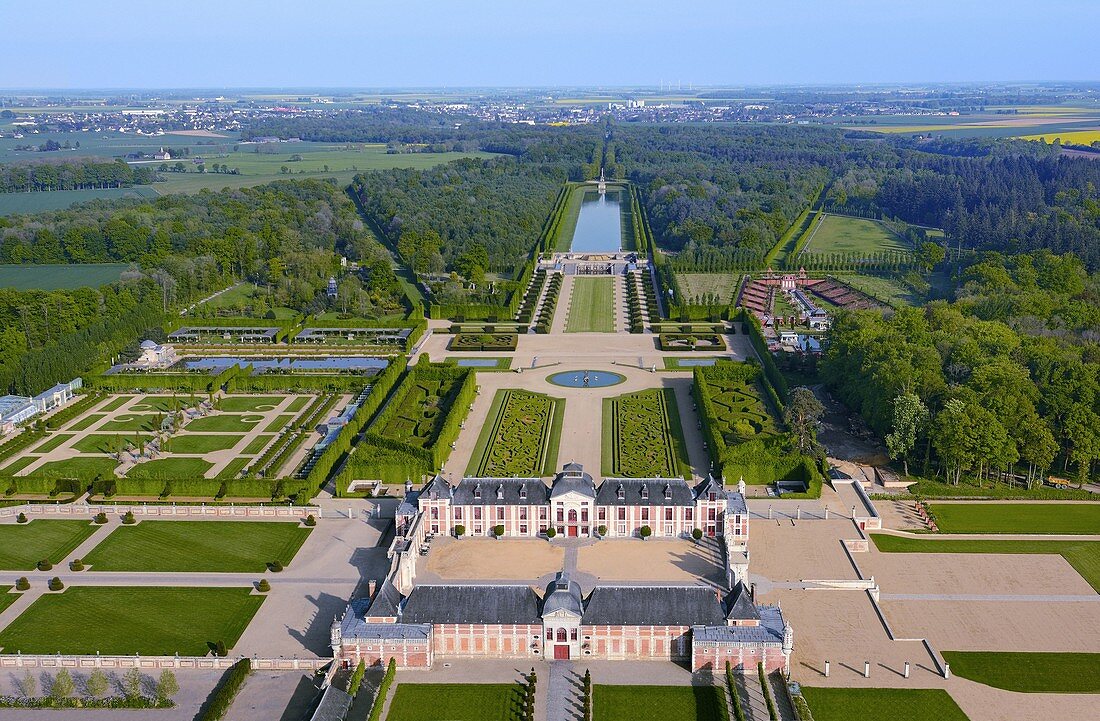 Frankreich, Eure, Le Neubourg, das Schloss und die Gärten von Champ de Bataille Eigenschaften des Designers Jacques Garcia (Luftbild)