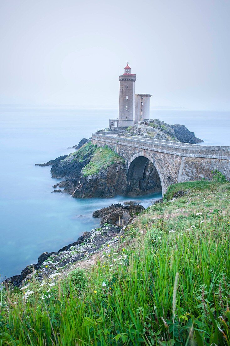 Frankreich, Finistère, Iroise-See, Goulet von Brest, Plouzane, Pointe du Petit Minou, Leuchtturm Petit Minou