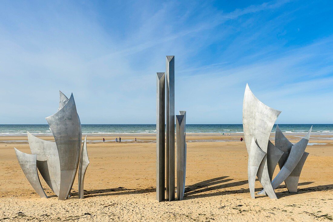 France, Calvados, Saint Laurent sur Mer, Omaha Beach, historic place of the Normandy Landings, memorial Les Braves by Anilore Banon for the 60th anniversary of the Landings, 15 tonnes of steel to honor the courage of the Allied Forces soldiers