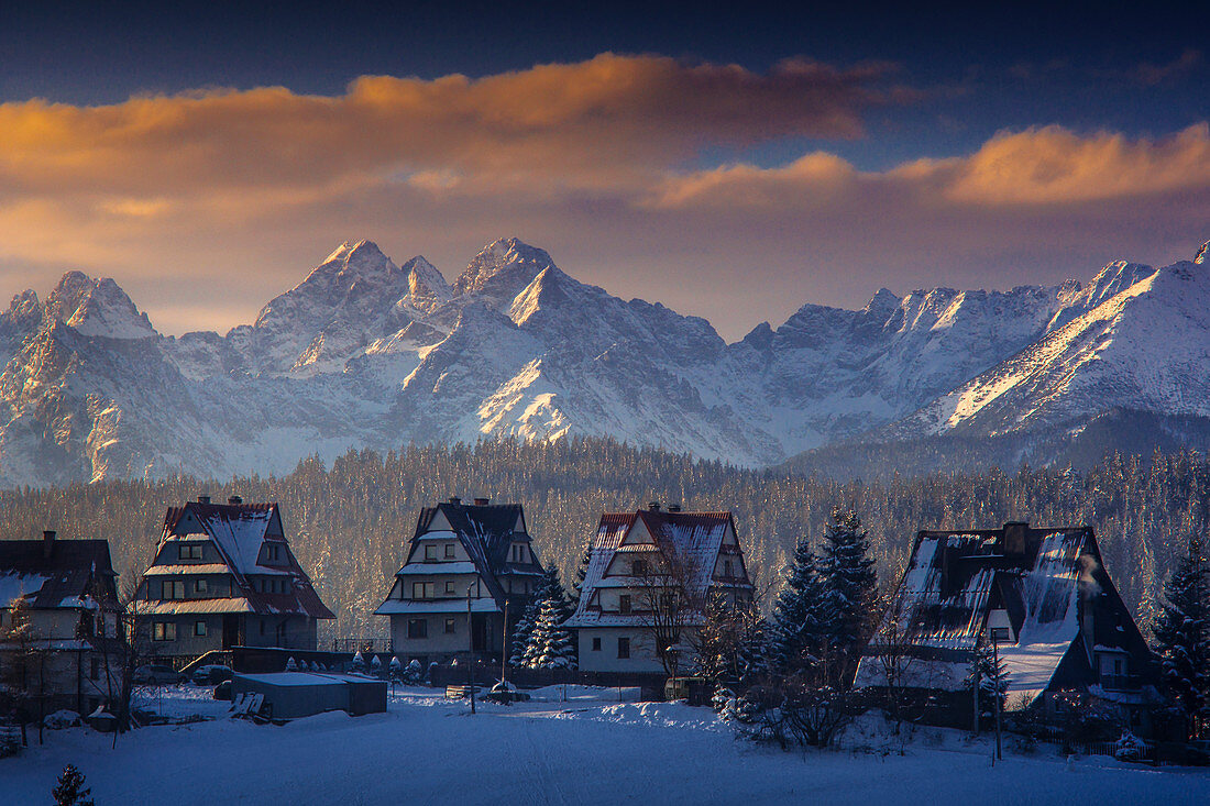 Traditionelle Häuser in der Tatra, Gebirgskette zwischen Polen und der Slowakei