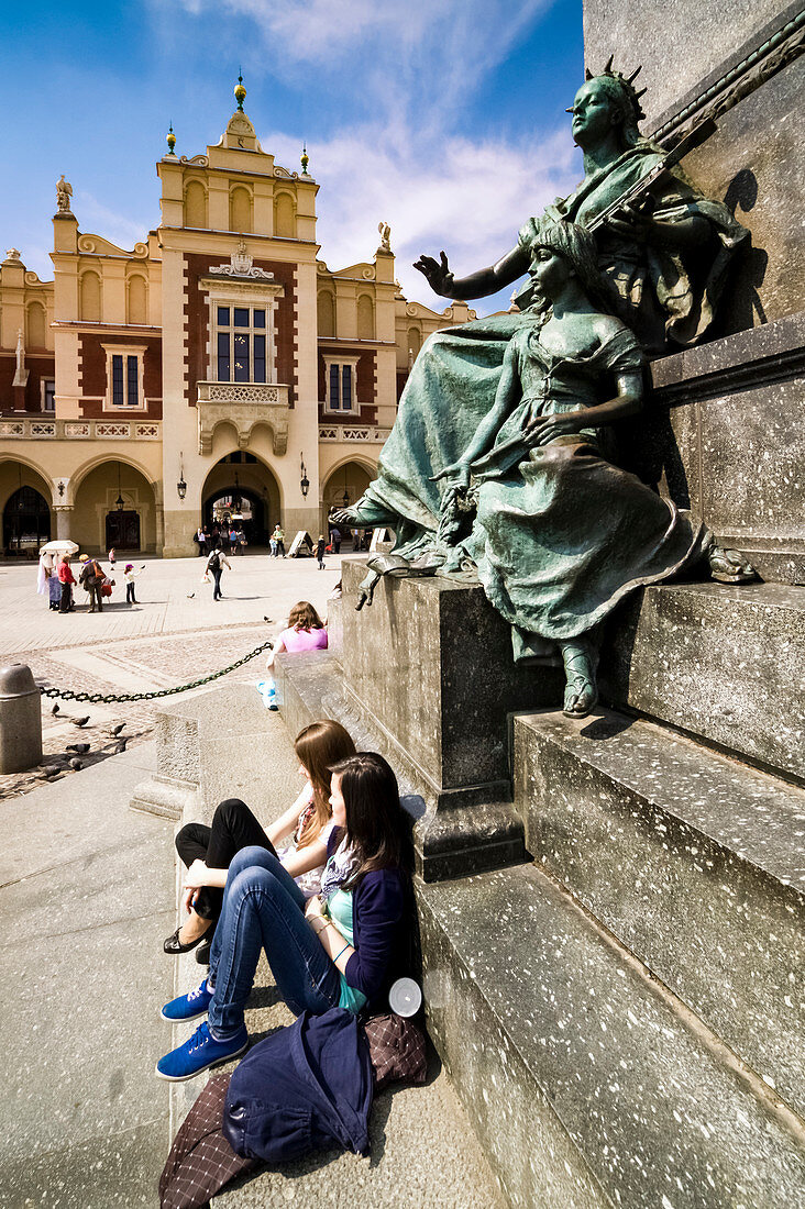 Touristen in der Innenstadt von Krakau, Polen