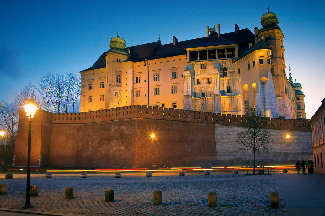 Schloss Wawel zur blauen Stunde, Krakau, Polen