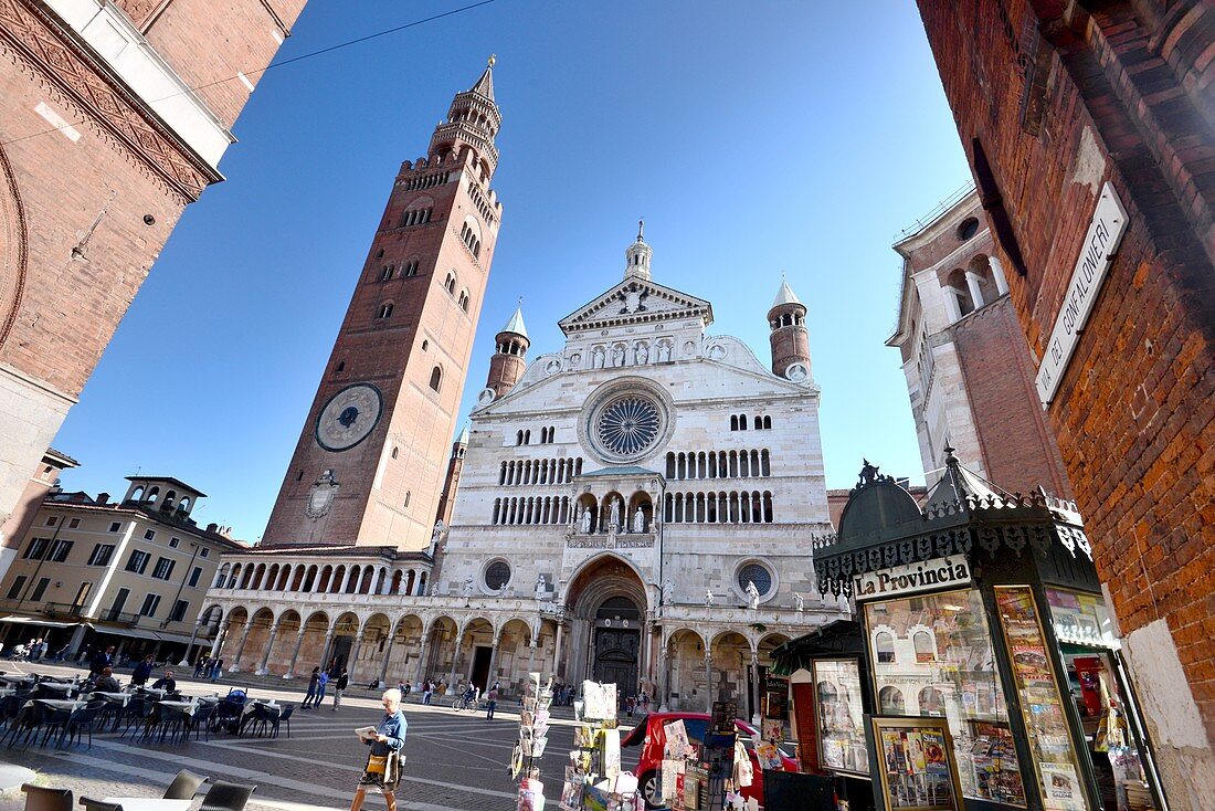 Piazza del Comune mit Duomo und Campanile, Cremona, Lombardei, Italien