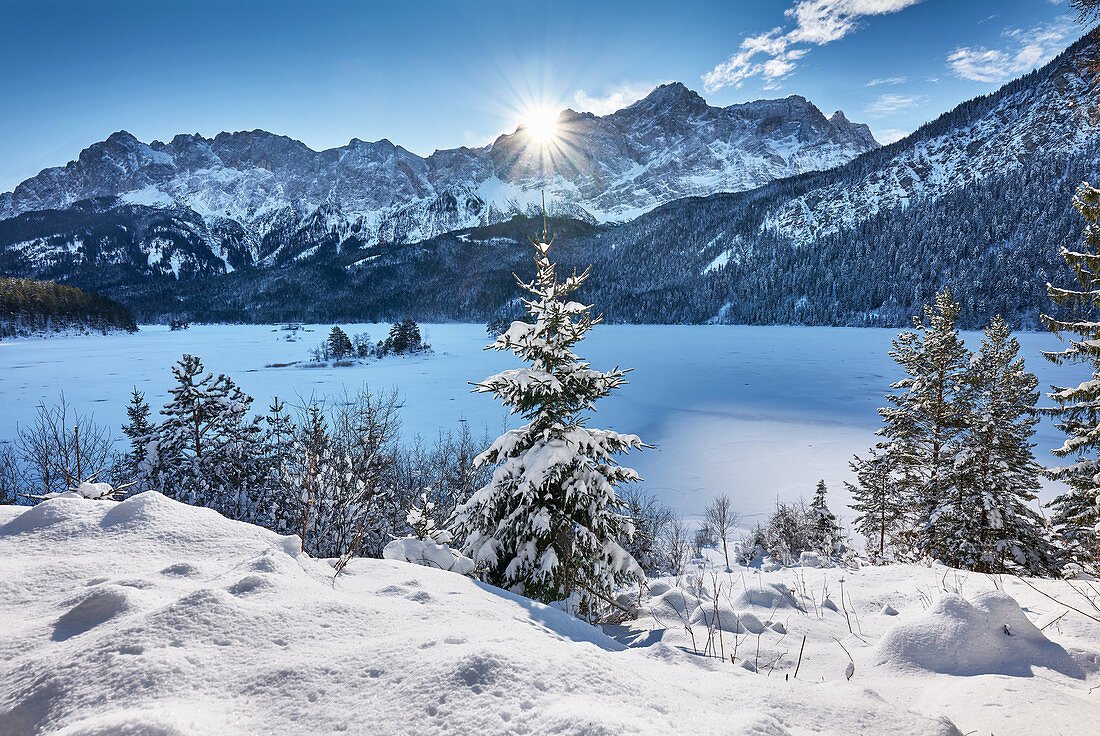 Winter at the Eibsee below the Zugspitze, one of the most beautiful mountain lakes in Bavaria, Bavaria, Germany