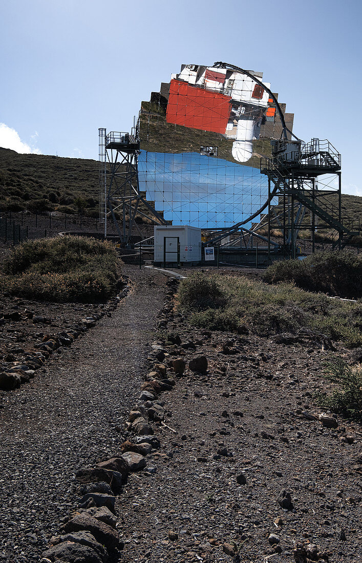 Das MAGIC Spiegelteleskop, Roque de los Muchachos, Caldera de Taburiente, La Palma, Kanarische Inseln, Spanien, Europa