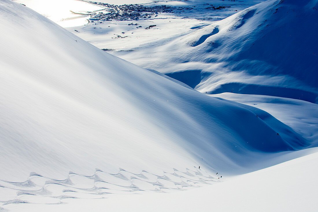 Heliskiing in Iceland in perfect conditions