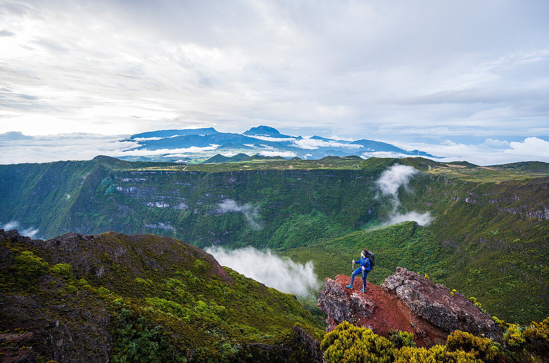 Trekking auf der zu Frankreich gehörenden Tropeninsel La Réunion im Indischen Ozean