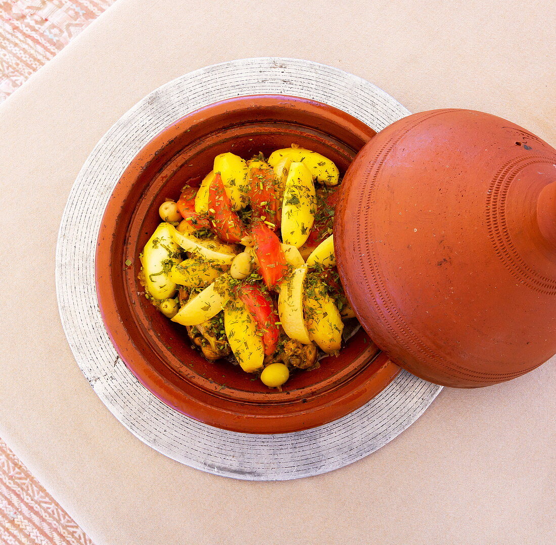 Marokkanisches Hänchen-Zitronen-Tajine