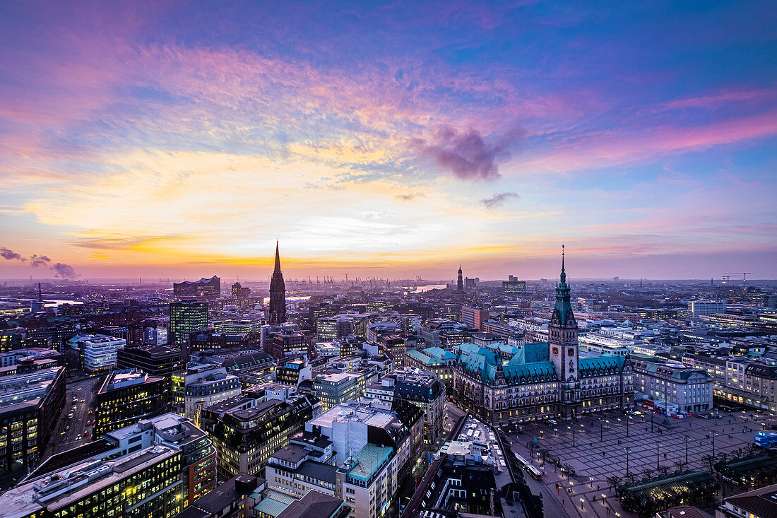 Panoramic view in the evening light of Hamburg with the town hall and Elbphilharmonie and Elbe in the background, Hamburg, northern Germany, Germany