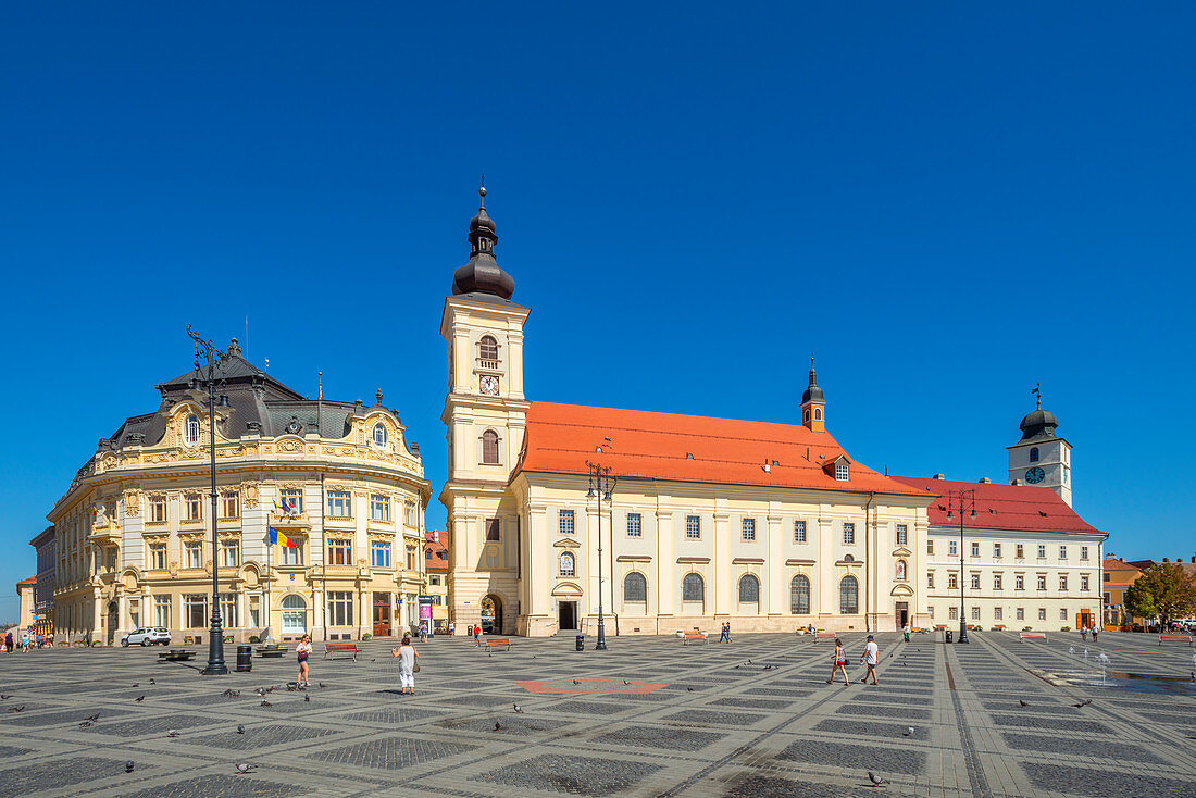 Piata Mare mit Römische-Katholische Stadtpfarrkirche und Rathaus, Sibiu, Transsylvanien, Rumänien