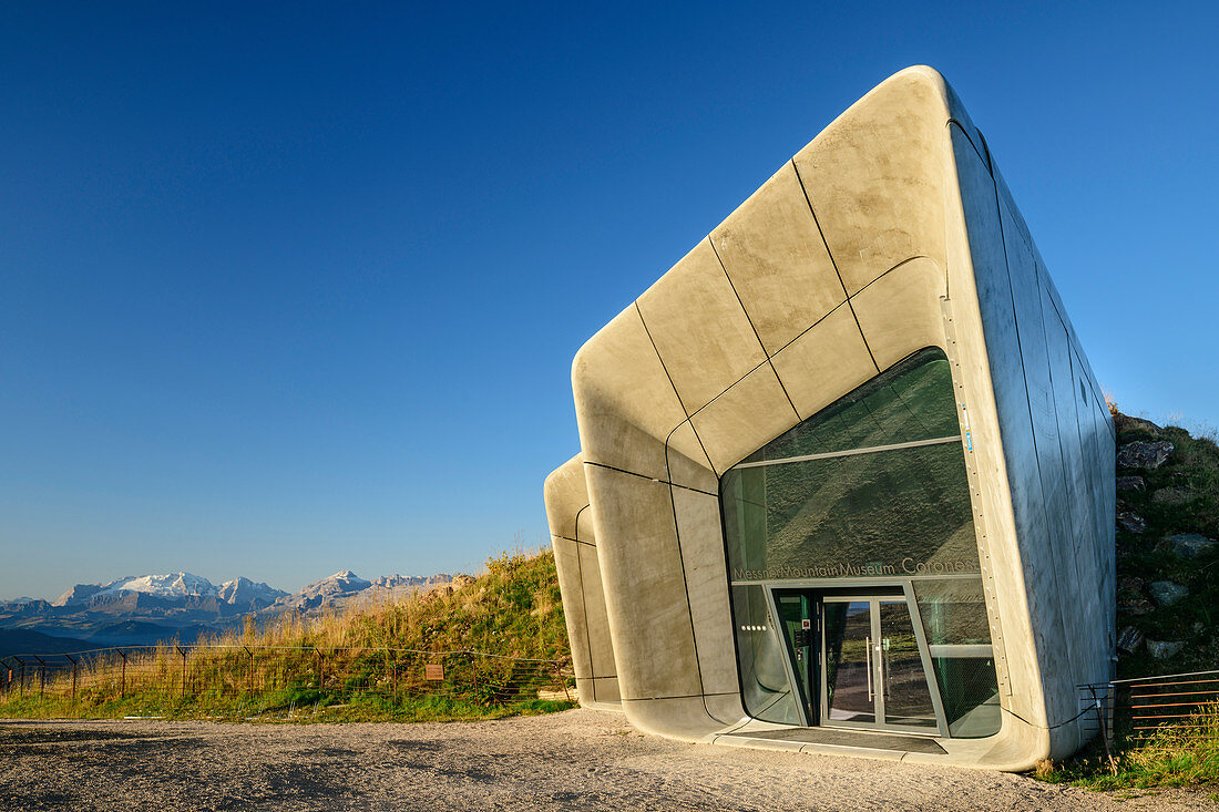 Messner Mountain Museum Kronplatz mit Marmolada, Corones, Architektin Zaha Hadid, Kronplatz, Pustertal, Dolomiten, Südtirol, Italien