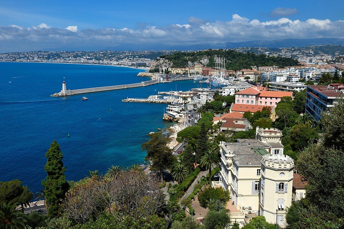 France, Alpes Maritimes, Nice, the Baie des Anges, the port entrance and the Villa La Cote (the Coast) that houses the administrative tribunal in the foreground
