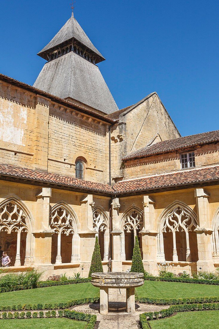 France, Dordogne, Le Buisson de Cadouin, Cadouin, the gothic abbey cloister on the Camino de Santiago, listed as World Heritage by UNESCO