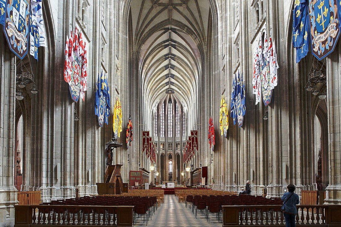 Frankreich, Loiret, Orleans, Kathedrale von Orléans, Kirchenschiff und Chor