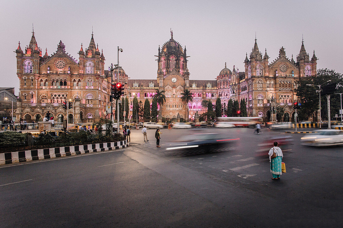 Chhatrapati Shivaji Maharaj Terminus Bahnhof (CSMT), ehemals Victoria Terminus, UNESCO-Weltkulturerbe, Mumbai, Maharashtra, Indien, Asien