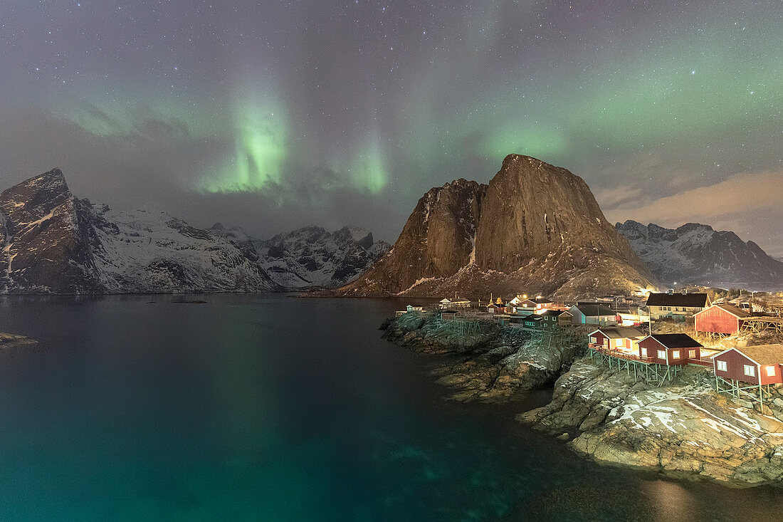 Nordlichter (Aurora borealis), Hamnoy, Lofoten, Nordland, Norwegen, Europa