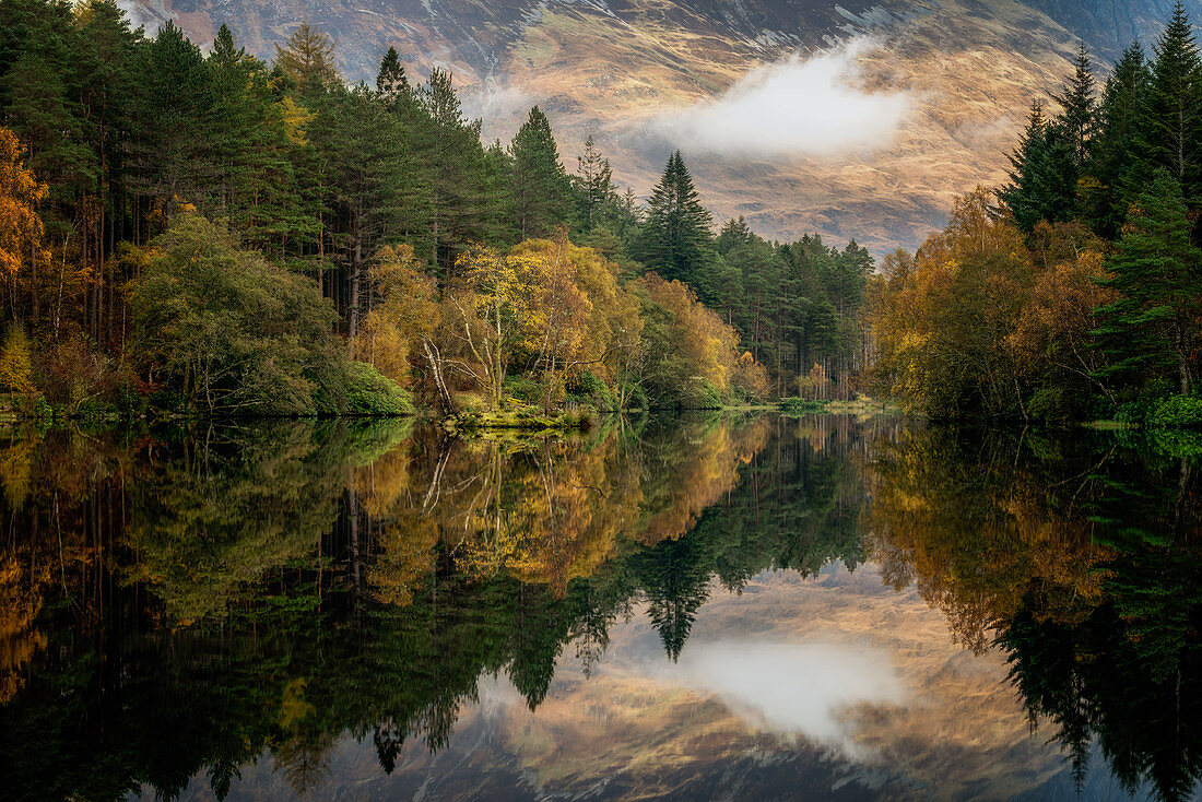 Herbst in Glencoe, Highlands, Schottland, Großbritannien, Europa