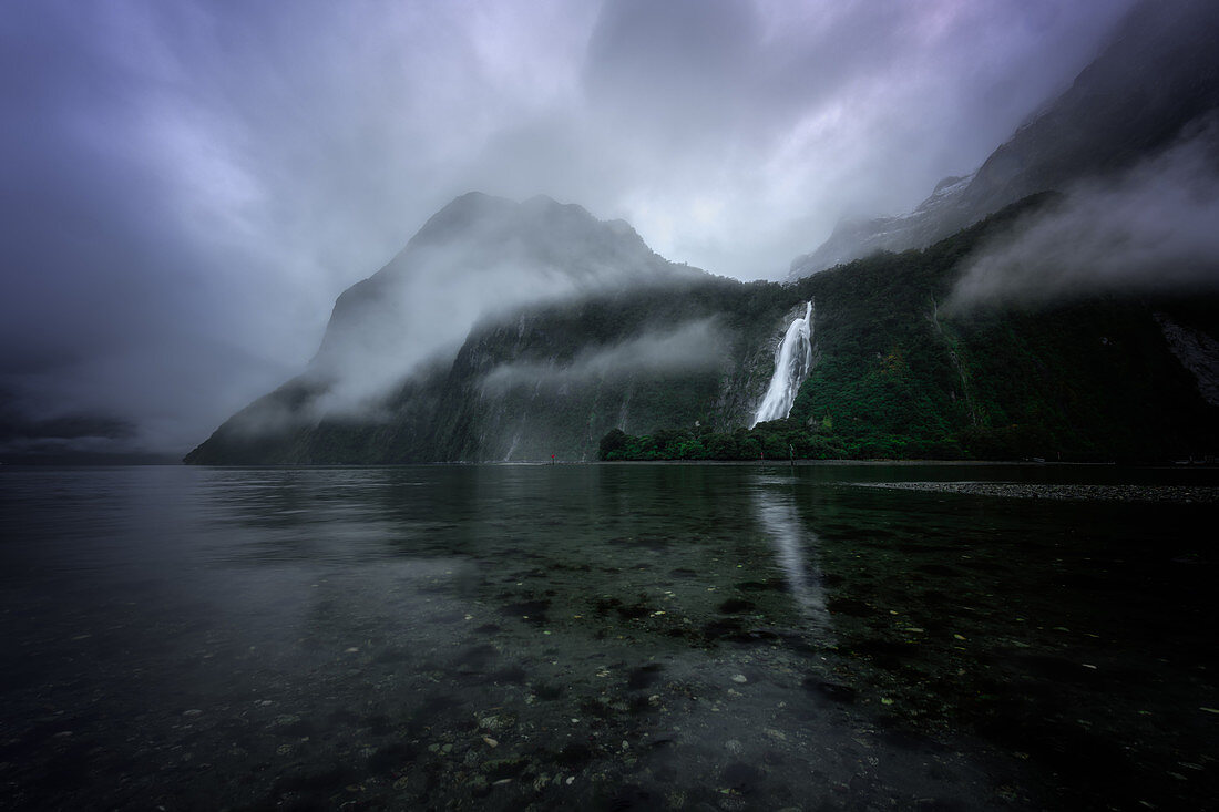 Lady Bowen Falls, Milford Sound, Fiordland-Nationalpark, UNESCO-Weltkulturerbe, Südinsel, Neuseeland, Pazifik