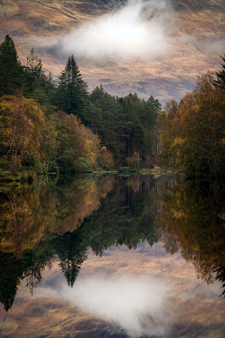 Herbst in Glencoe, Highlands, Schottland, Großbritannien, Europa