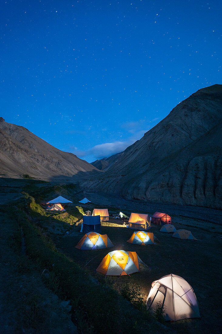 Camping in Wanlah beim Wandern auf der Route der Hidden Valleys, Ladakh, Himalaya, Indien, Asien