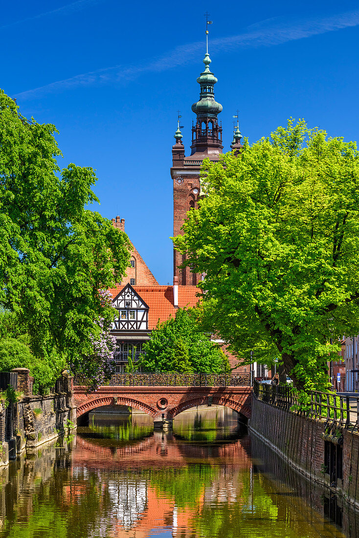 Millers' Guild House, tower of St. Catherine's church, canal of Radunia, Chlebowy bridge also called bridge of love, because young people hang padlocks there. Gdansk, Main City, Pomorze region, Pomorskie voivodeship, Poland, Europe