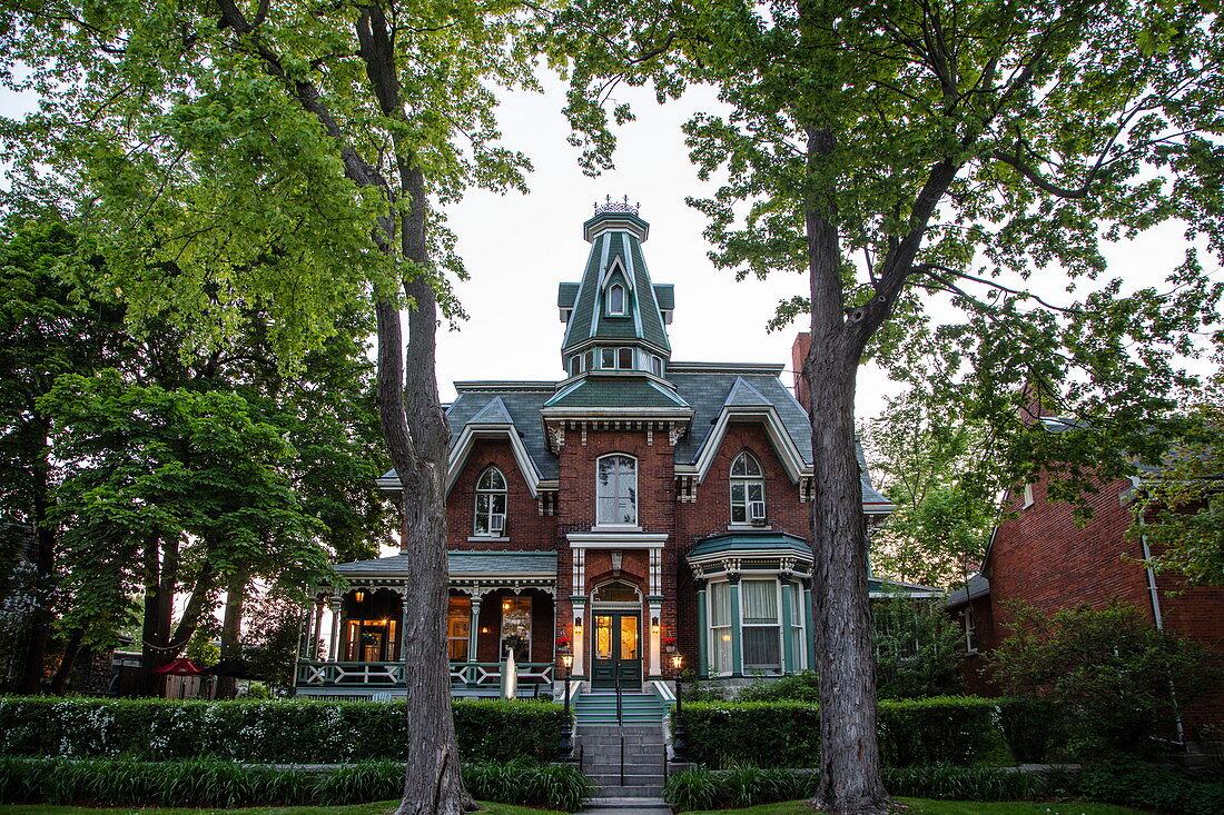 Exterior of Hochelaga Inn B&B at dusk, Kingston, Ontario, Canada, North America