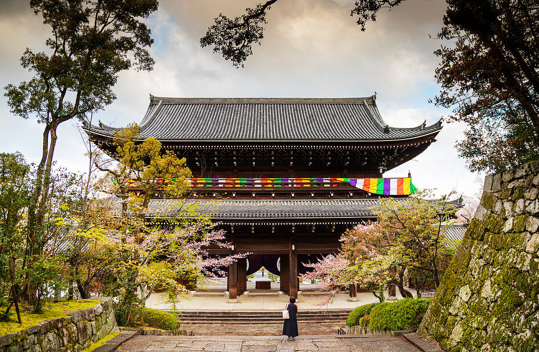 Chion-in Sanmon temple gate, Kyoto, Japan, Asia