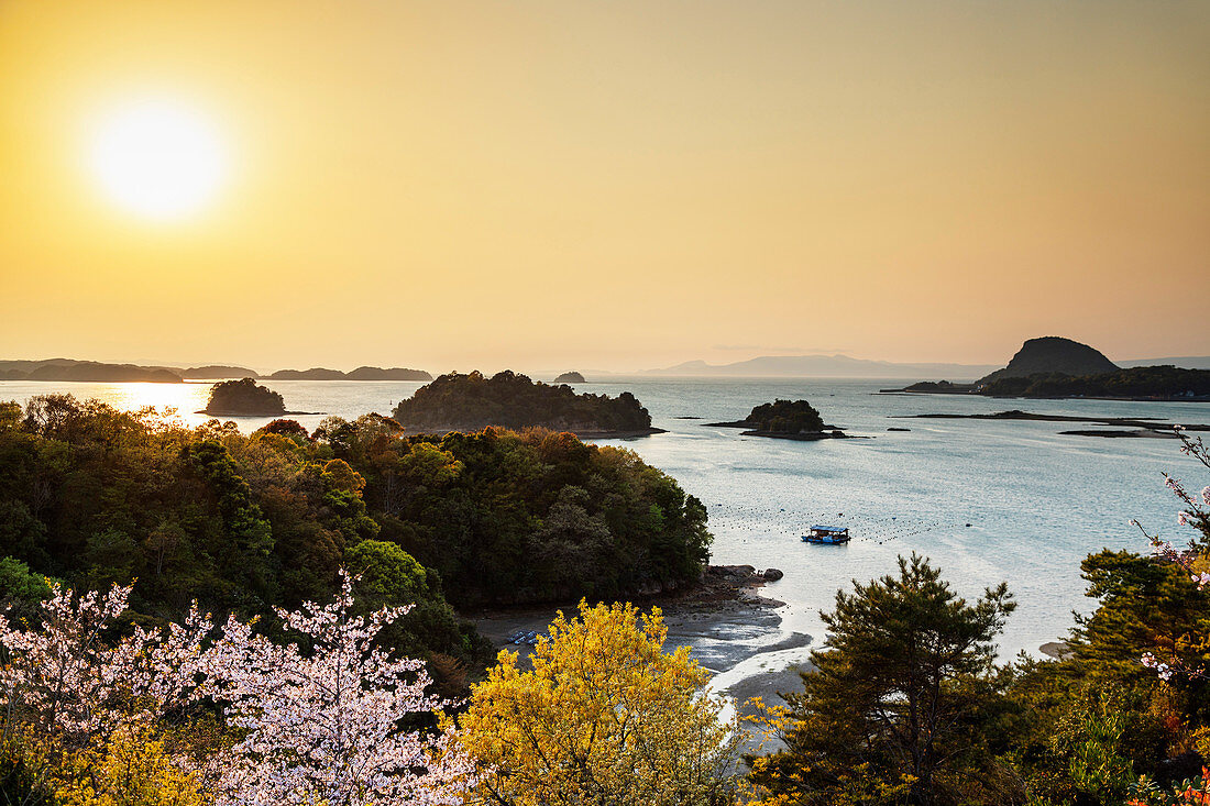 Amakusa-Inseln bei Sonnenuntergang, Präfektur Kumamoto, Kyushu, Japan, Asien